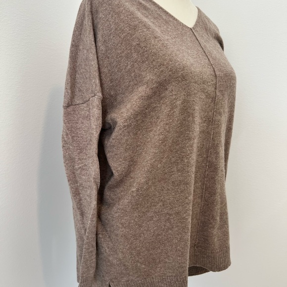 She + Sky V Neck Long Sleeve Sweater with High Low Hem - Picture 5 of 6